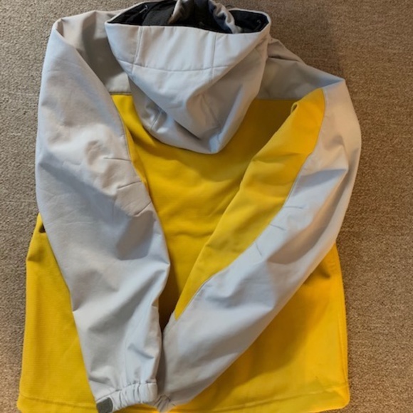 Mountain Equipment Co-op Soft Shell - Picture 4 of 8